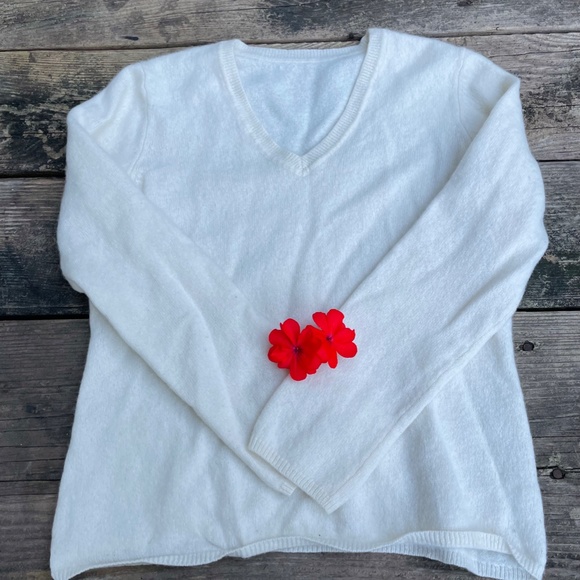 Archived to sell elsewhere - Vintage Cream Cashmere Sweater - Picture 2 of 5